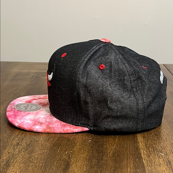 Mitchell & Ness Chicago Bulls Tie Dye Brim Embroidered SnapBack Hat - Picture 4 of 14